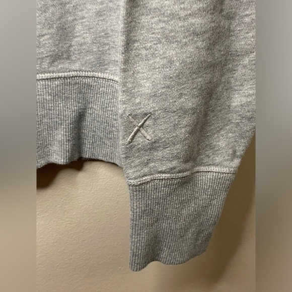 Uniqlo x KAWS x Sesame Street Crewneck Graphic Sweater - Picture 5 of 8